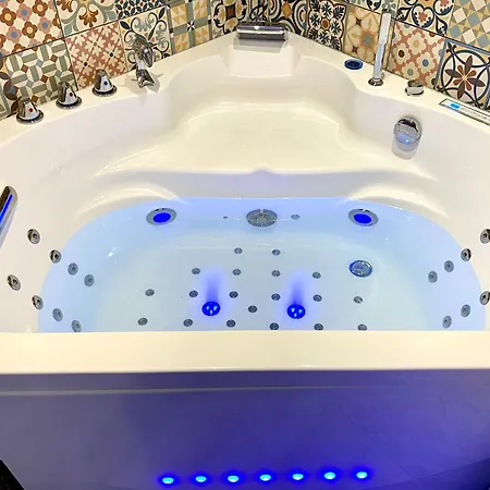 Apartmanhotel #spa Wellness @ 11eme 4*